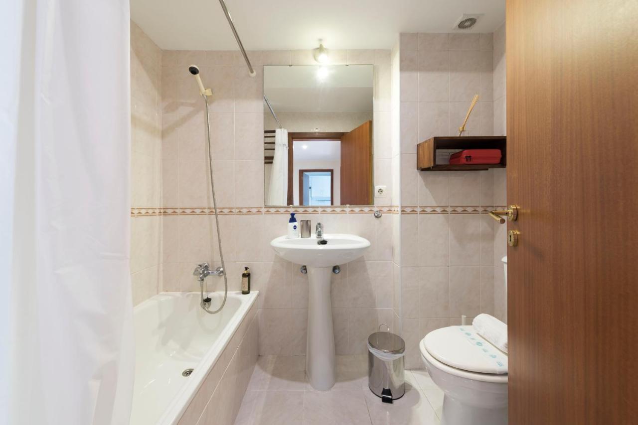 Lovelystay - Homey Feeling Flat W/ Free Parking ปอร์โต ภายนอก รูปภาพ
